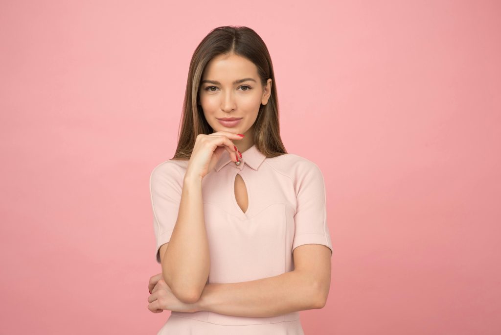 Polyglot
Mujer pensando
confianza
profesionista